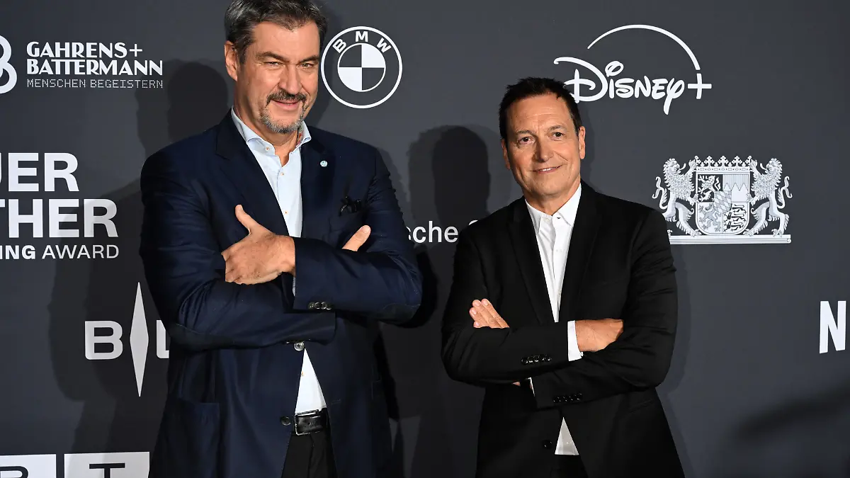 Markus Söder und Dieter Nuhr auf dem Blauen Teppich