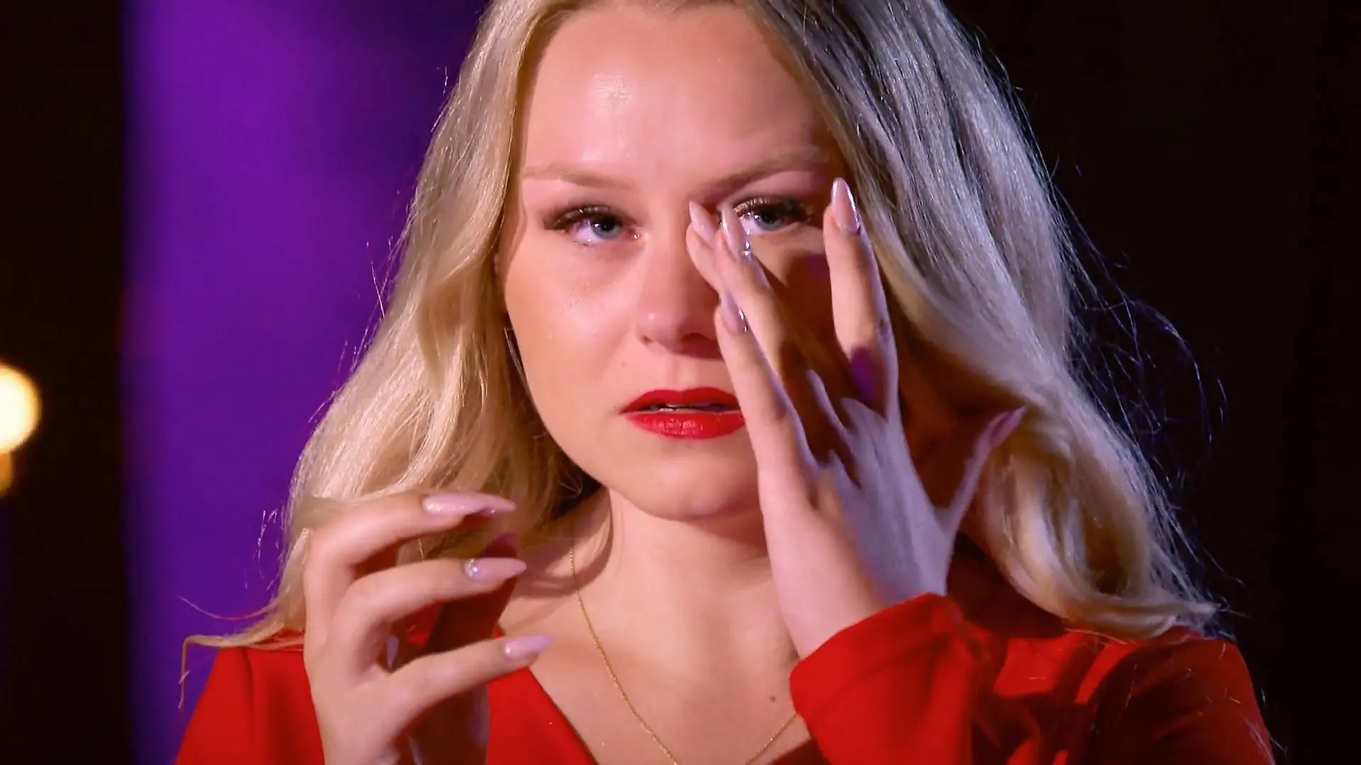 Sarah-Jane Wollny bricht wegen Tinush in Tränen aus Temptation Island VIP