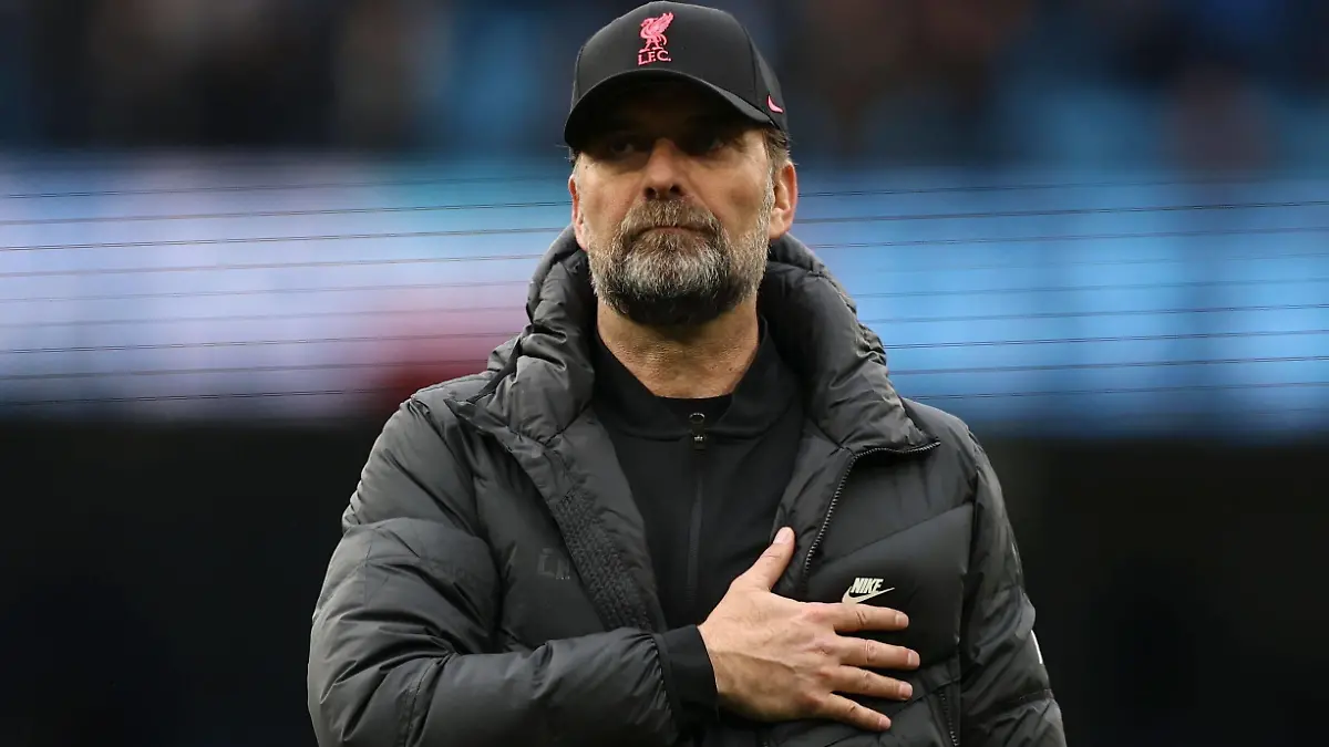 Mandatory Credit: Photo by Paul Currie/Shutterstock 12887049ej Jürgen Klopp manager of Liverpool at full time Manchester City v Liverpool, Premier League, Football, Etihad Stadium, Manchester, UK - 10 Apr 2022 EDITORIAL USE ONLY No use with unauthorised audio, video, data, fixture lists, club/league logos or live services. Online in-match use limited to 120 images, no video emulation. No use in betting, games or single club/league/player publications. Manchester City v Liverpool, Premier League, Football, Etihad Stadium, Manchester, UK - 10 Apr 2022 EDITORIAL USE ONLY No use with unauthorised audio, video, data, fixture lists, club/league logos or live services. Online in-match use limited to 120 images, no video emulation. No use in betting, games or single club/league/player publications. PUBLICATIONxINxGERxSUIxAUTXHUNxGRExMLTxCYPxROMxBULxUAExKSAxONLY Copyright: xPaulxCurrie/Shutterstockx 12887049ej