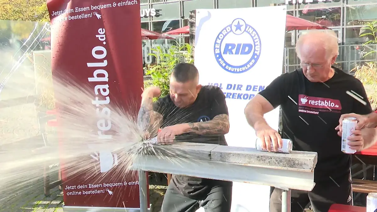 "Rohe" Gewalt reicht für einen Weltrekord! 36 Bierdosen mit dem Ellenbogen zerschlagen