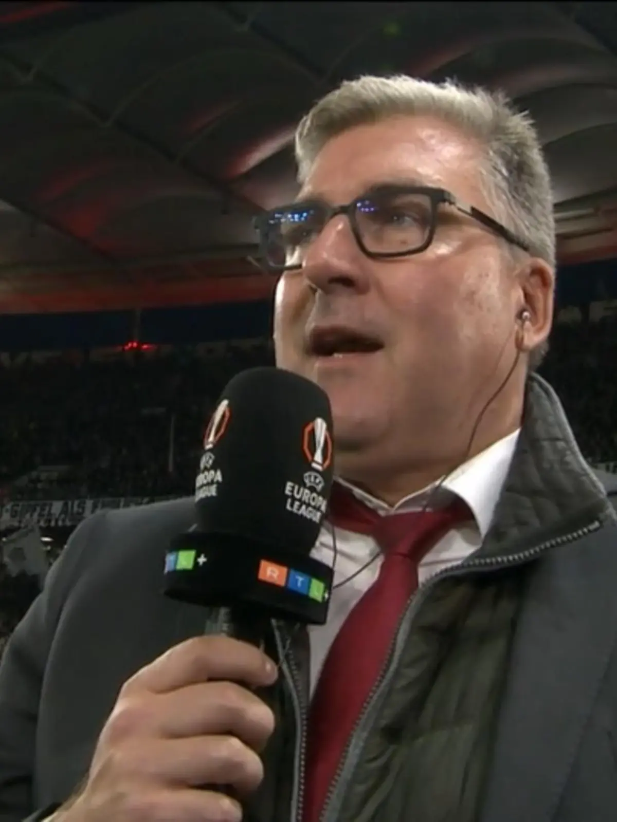 Bild zu: "Eintracht-Boss wütet gegen den VAR"