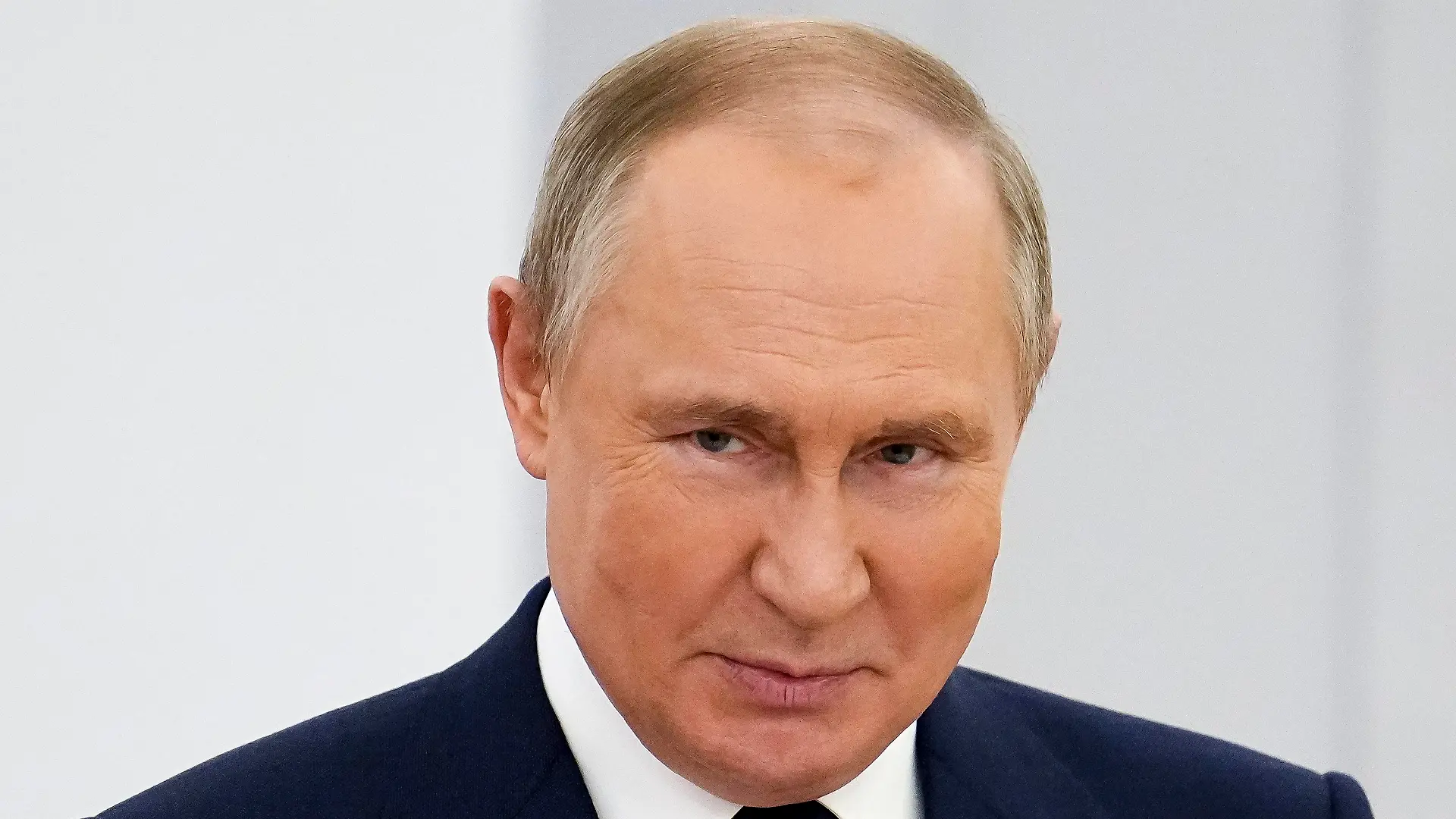 26.04.2022, Russland, Moskau: Wladimir Putin, Präsident von Russland, spricht während der Ehrung der Medaillengewinner der XXIV. Olympischen Winterspiele in Peking und der Mitglieder der russischen paralympischen Mannschaft durch das Russische Olympische Komitee im Kreml. Foto: Alexander Zemlianichenko/AP/dpa +++ dpa-Bildfunk +++