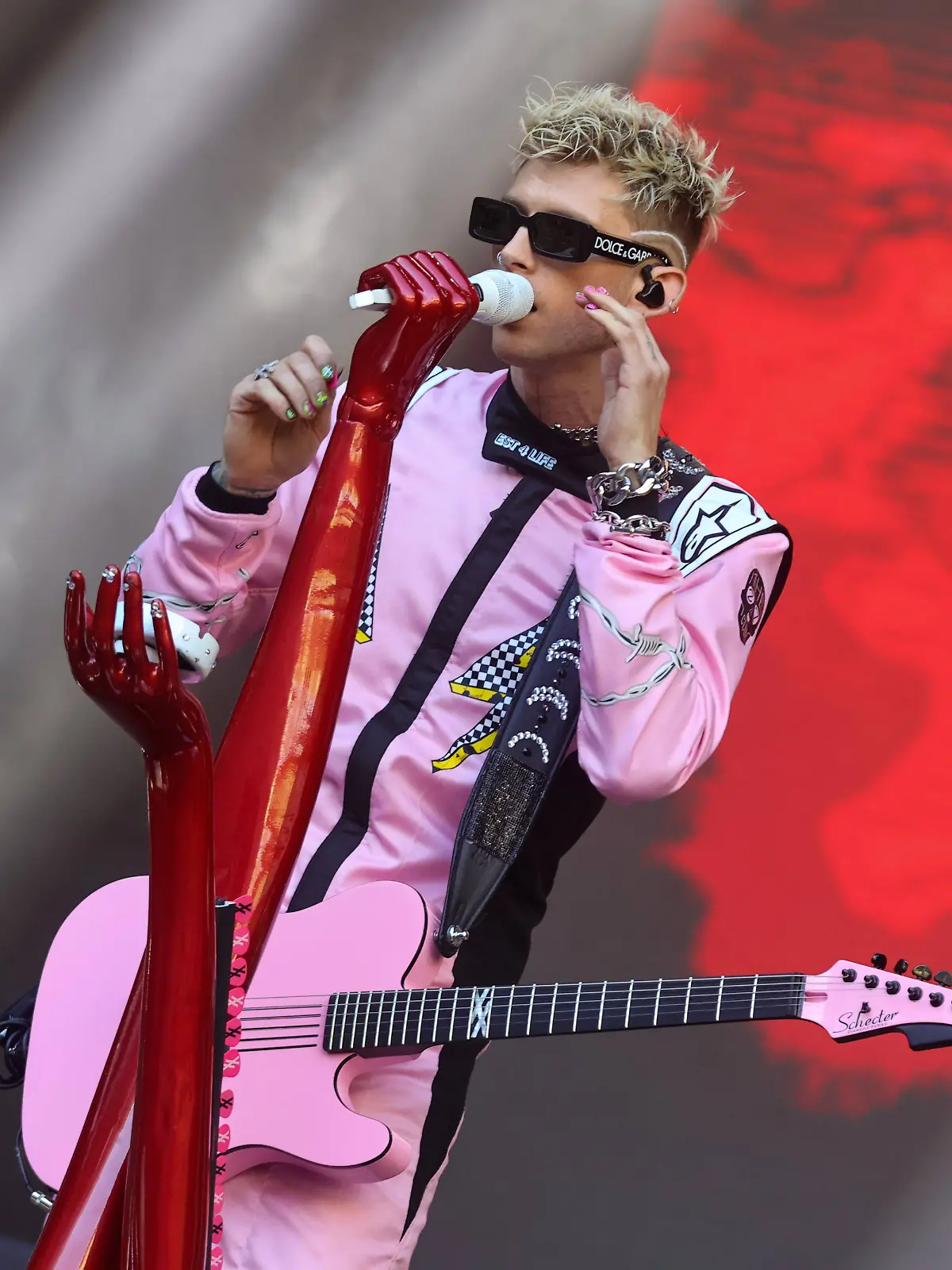 Bild zu: "Machine Gun Kelly tritt beim NFL-Spiel in München auf!"