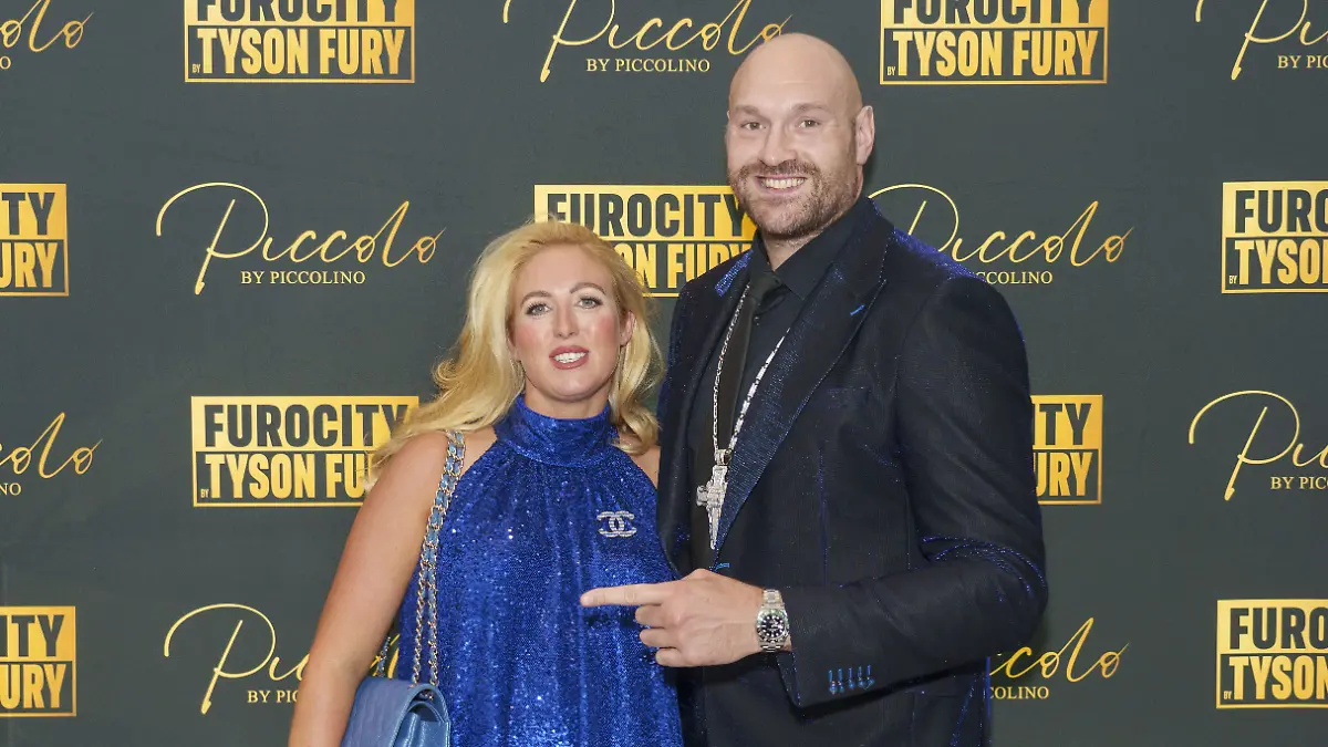 Tyson Fury und seine Frau Paris nehmen an einer von Tyson Fury veranstalteten Party im Piccolo in Manchester teil, um seinen neuen Energydrink Furocity Champion vorzustellen.