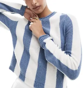 Oversize-Strickpullover in Cremeweiß gestreift