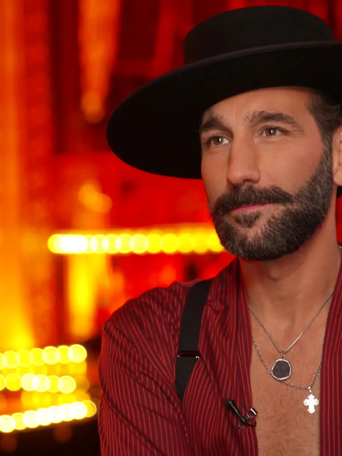 Massimo Sinató gesteht, dass ihm sein neuer Job auf der Musical-Bühne einiges abverlangt.