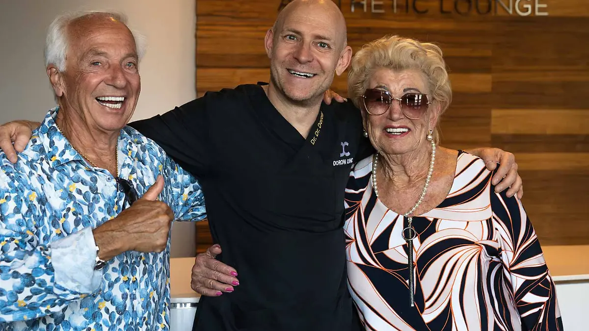 Reinhold und Margret Geiss waren früher regelmäßig in der Sendung „Die Geissens” zu sehen. Auf dem Foto posieren sie mit dem Arzt Andreas Dorow.