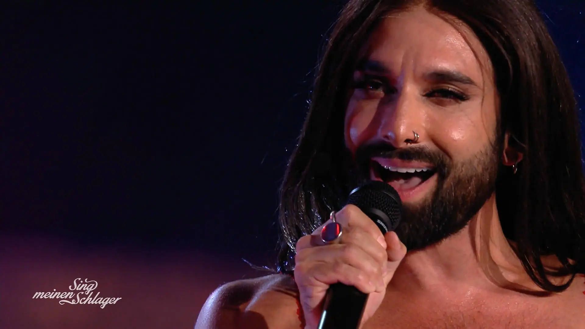 Conchita Wurst haut mit "Er gehört zu mir" von Marianne Rosenberg einen raus! Sing meinen Schlager