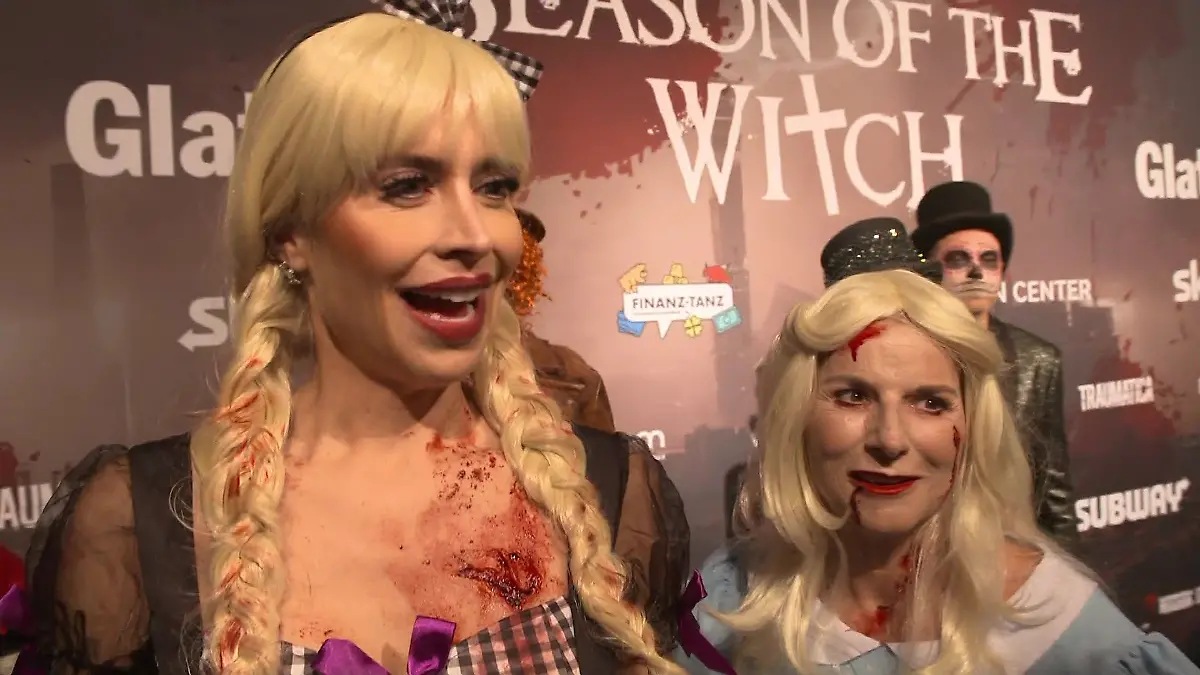 Verena Kerth und Claudia Obert auf der Halloween-Party des bekannten Schweizer It-Boys Reto Hanselmann.