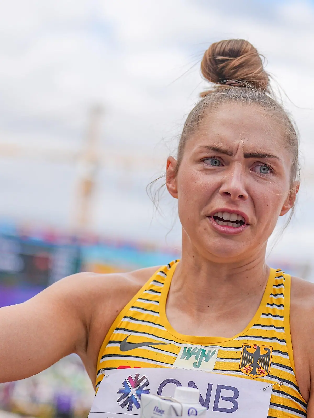 ARCHIV - 16.07.2022, USA, Eugene: Leichtathletik: Weltmeisterschaft: Gina Lückenkemper aus Deutschland im 100m Sprint Runde 1 Lauf. Lückenkemper hat sich eine gute Woche vor dem Start der Leichtathletik-EM in München gegen überzogene Kritik nach der deutschen WM-Enttäuschung gewehrt. (zu dpa "Lückenkemper kontert Kritiker nach WM - Klosterhalfen nimmt Tempo auf") Foto: Michael Kappeler/dpa +++ dpa-Bildfunk +++