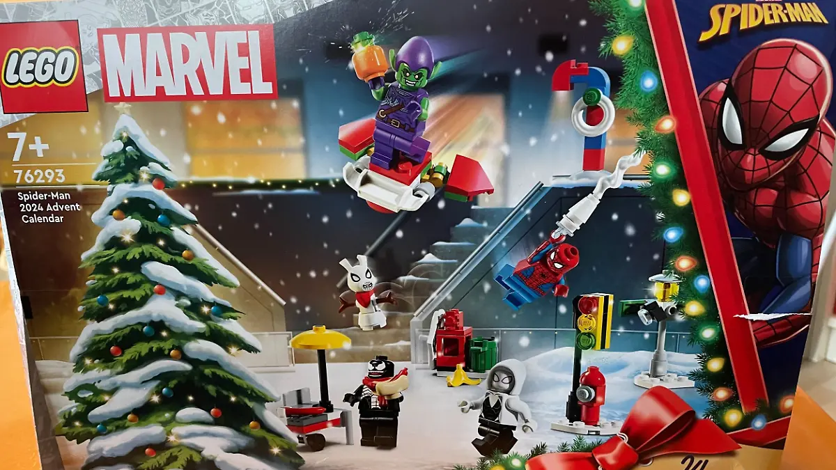 Packung des Lego Marvel Spider-Man Adventskalenders 2024.