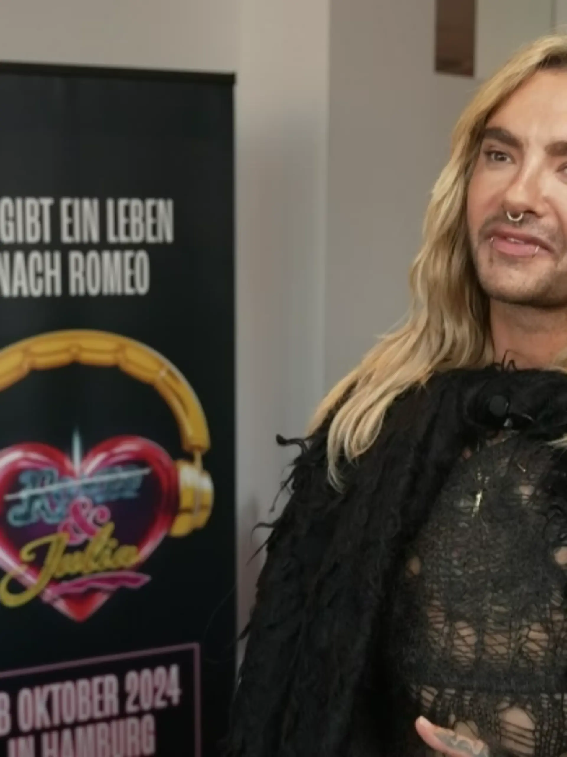 RTL hat Bill Kaulitz beim Musical „& Julia” in Hamburg getroffen