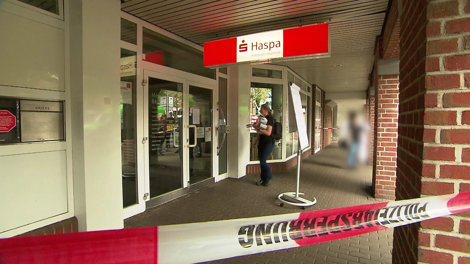 Der Einbruch in die Filiale der Hamburger Sparkasse in Norderstedt findet zwischen dem 06. und 08. August 2021 statt.