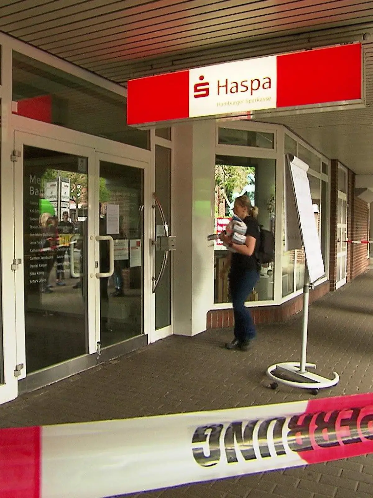 Der Einbruch in die Filiale der Hamburger Sparkasse in Norderstedt findet zwischen dem 06. und 08. August 2021 statt.