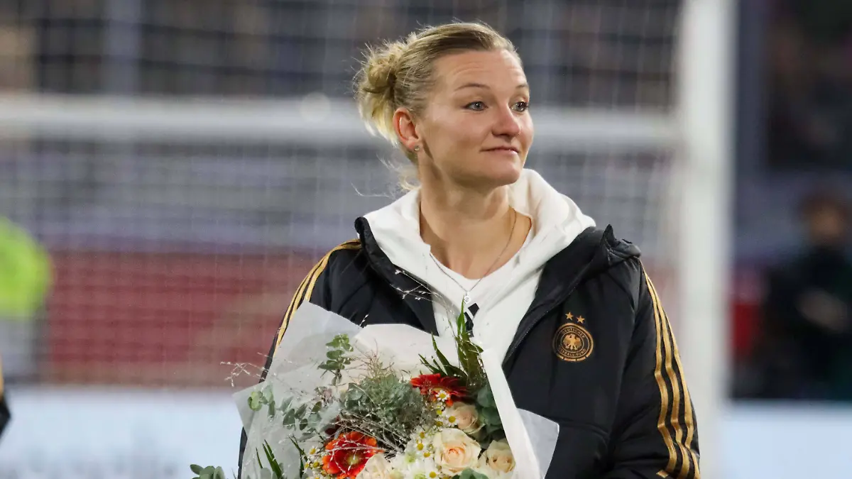 Ein letztes Mal mit dem Nationalteam: Die langjährige Kapitänin Alexandra Popp wird Länderspiele künftig als Zuschauerin beobachten.