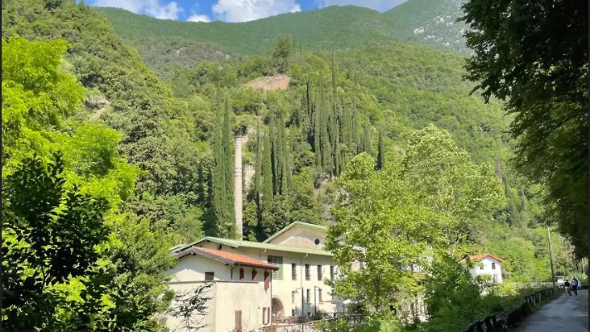 Das Papiermuseum lockt mit tollen Wanderwegen und einem plätschernden Gebirgsbach. Viele Touristen verirren sich nicht hin.