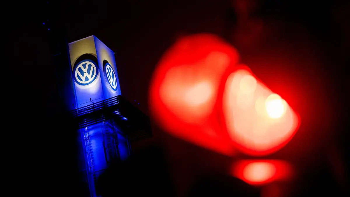 Volkswagen will nach Angaben des Betriebsrats in Deutschland mehrere Werke schließen und Zehntausende Arbeitsplätze abbauen.