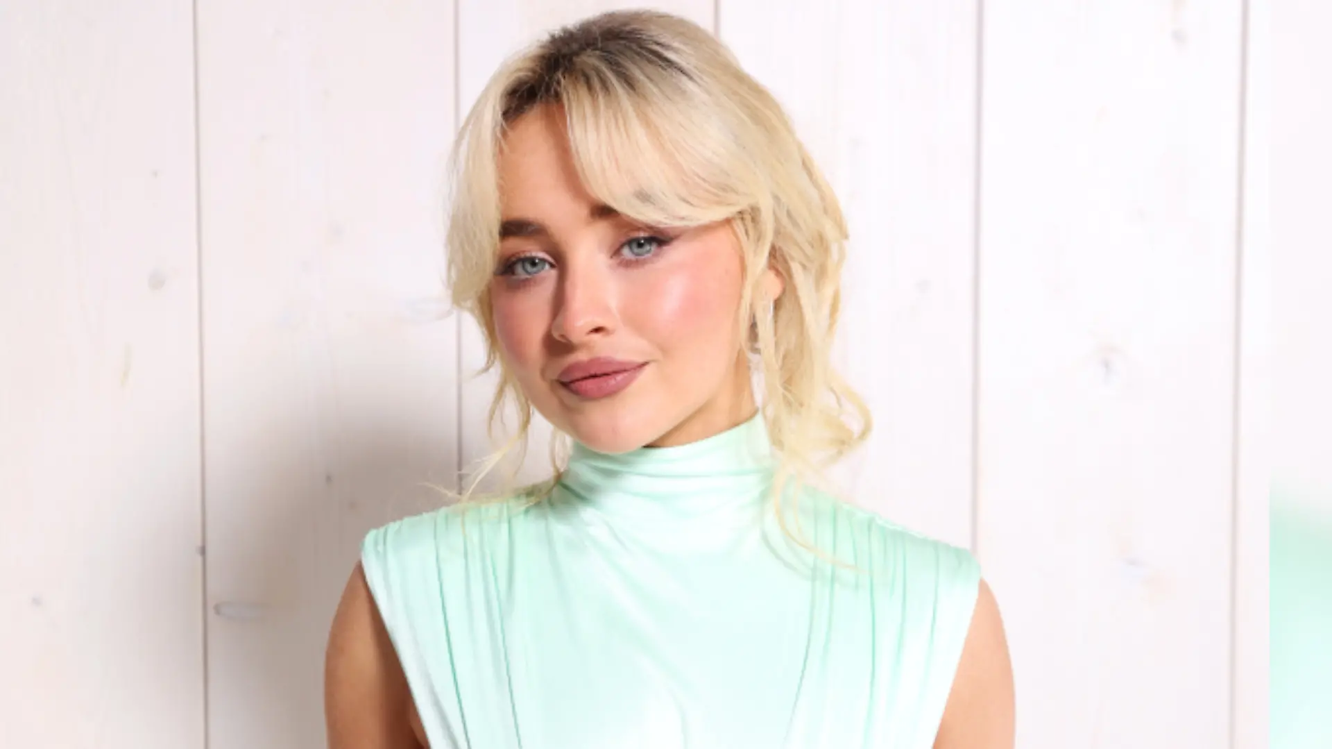 Sabrina Carpenter (25) beim Photocall von Loewe im Juni 2024. Die voluminösen Curtain Bangs sind mittlerweile fast zum Markenzeichen der Sängerin geworden und sehen immer perfekt gestylt aus!