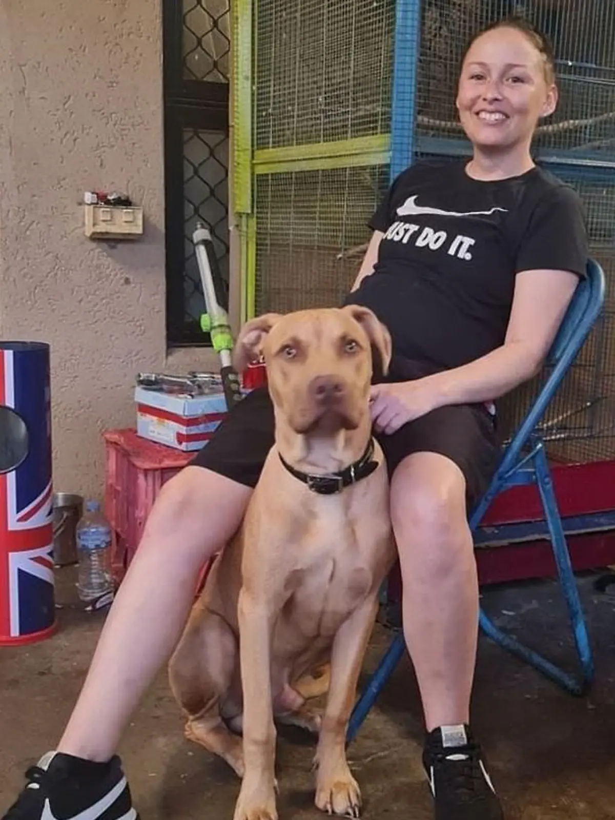 Eine Frau und ein Hund. 