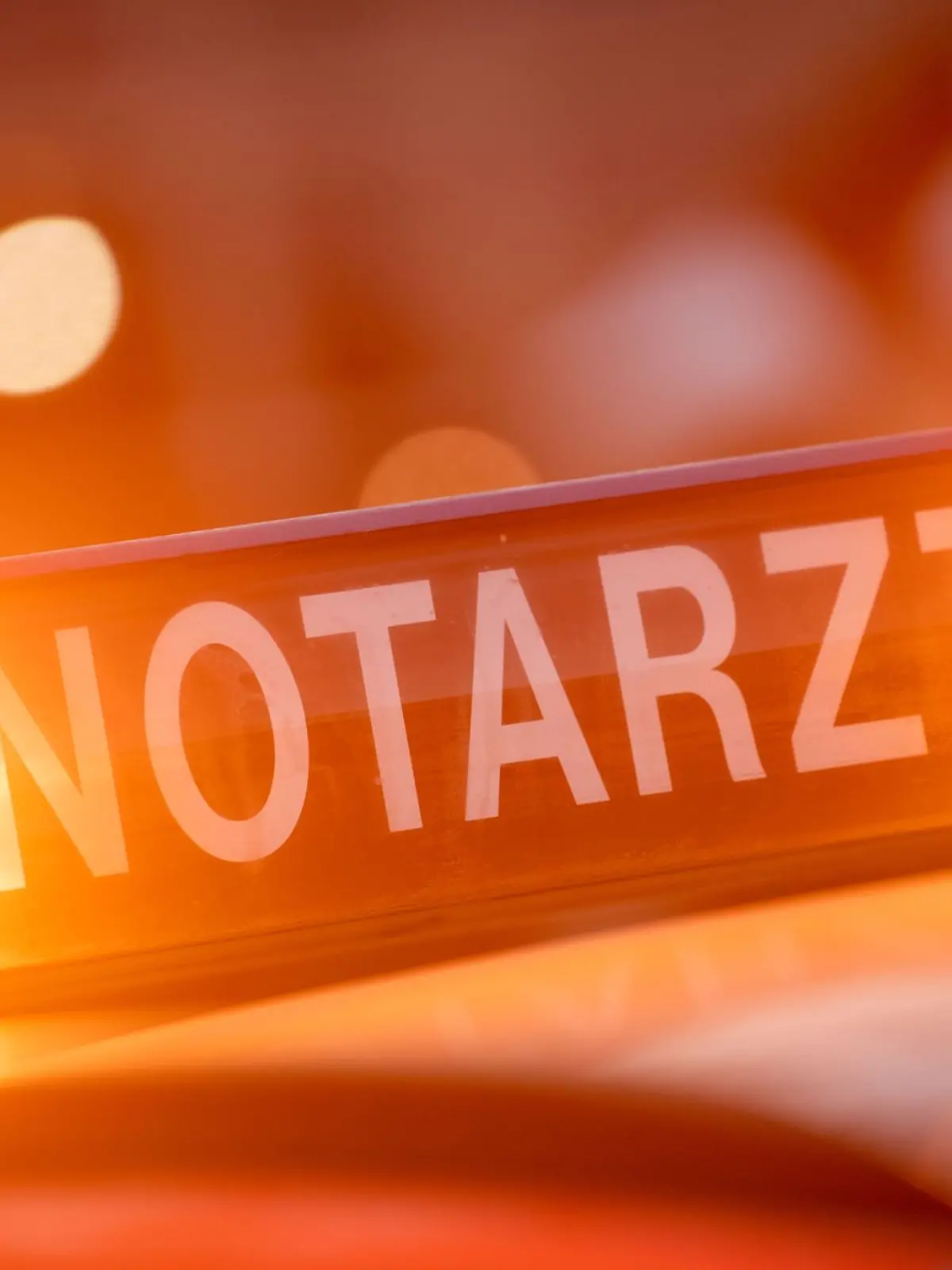 Bild zu: "Lokführer kann nicht mehr bremsen! 19-Jähriger von Zug überrollt"