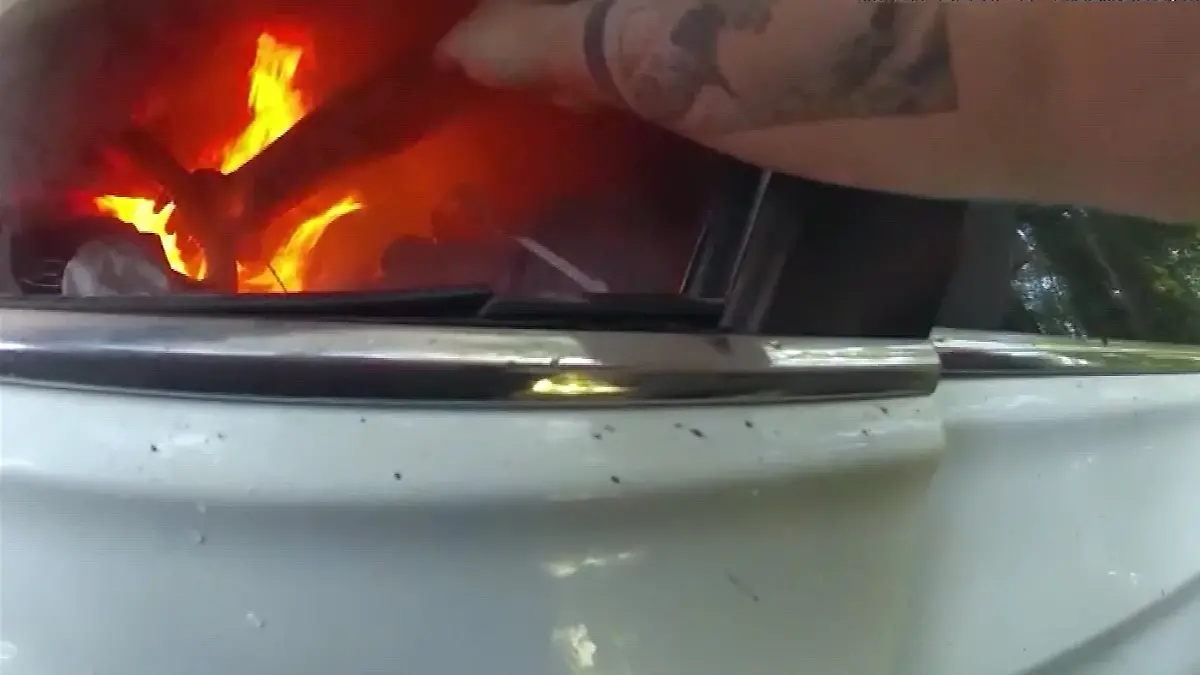 In diesem Flammeninferno war Jacob Shook gefangen!
