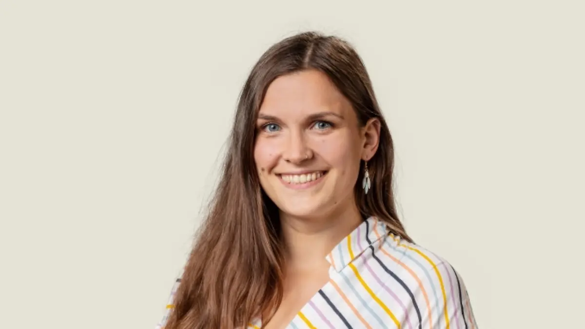 laura_breitkreuz-portrait_c-sevensmaltry.jpeg