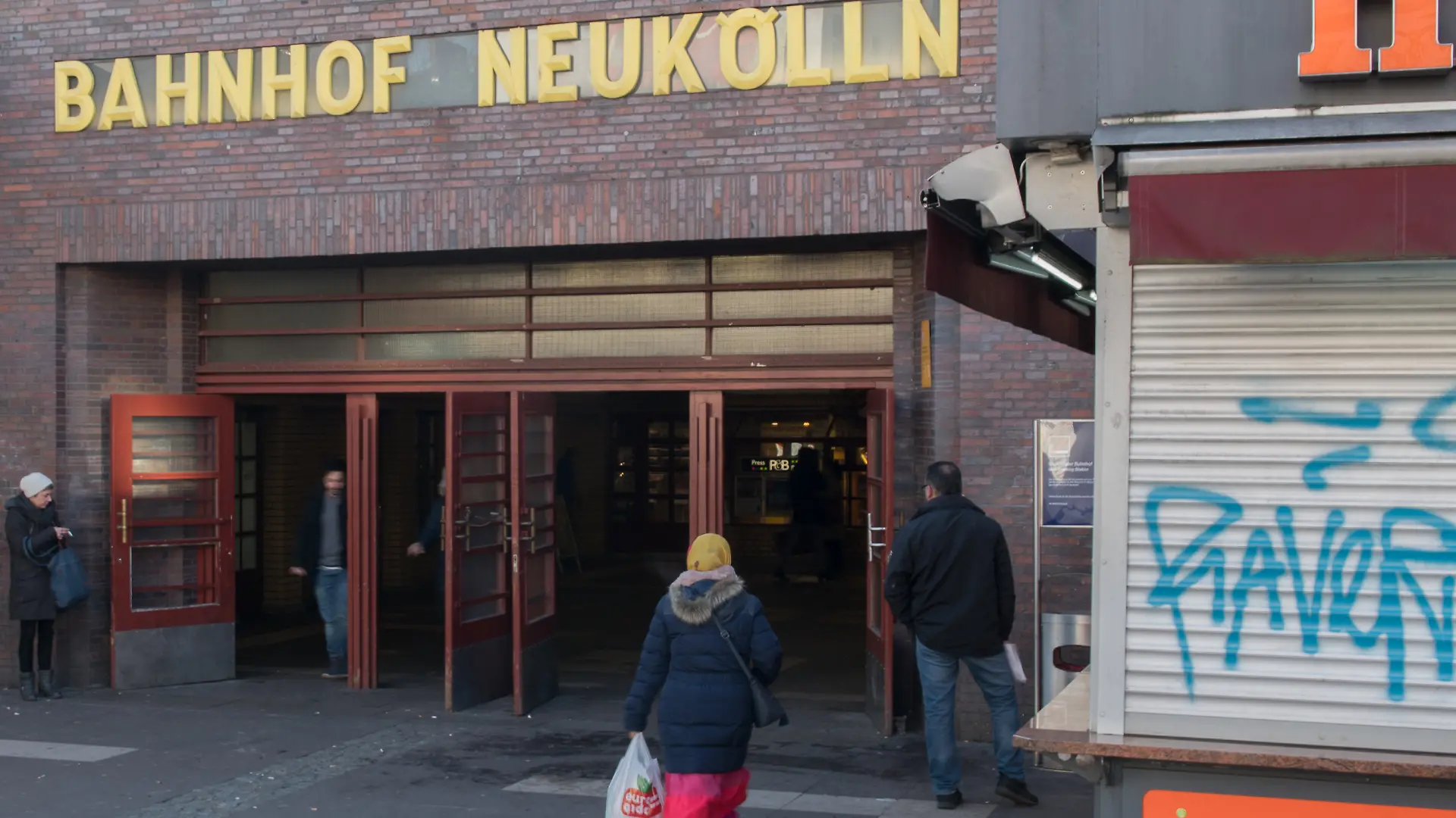 Der S-Bahnhof Berlin-Neukölln. 