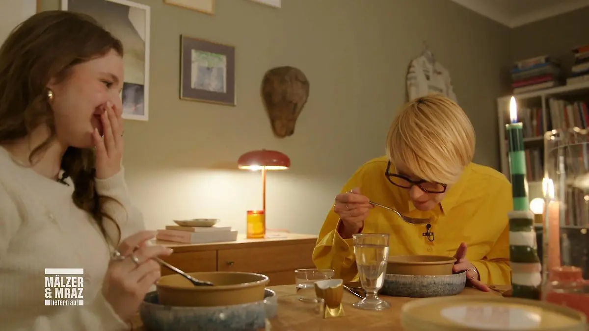 Susann und Ava müssen löschen Höllenscharfe Pasta