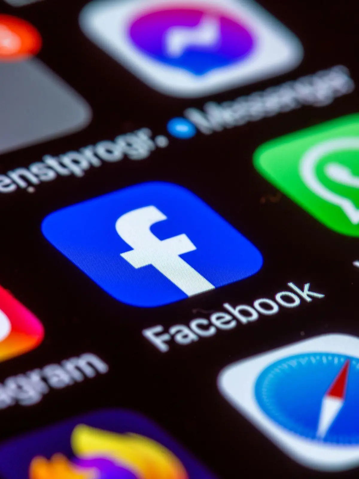 Bild zu: "WhatsApp, Facebook und Instagram down"