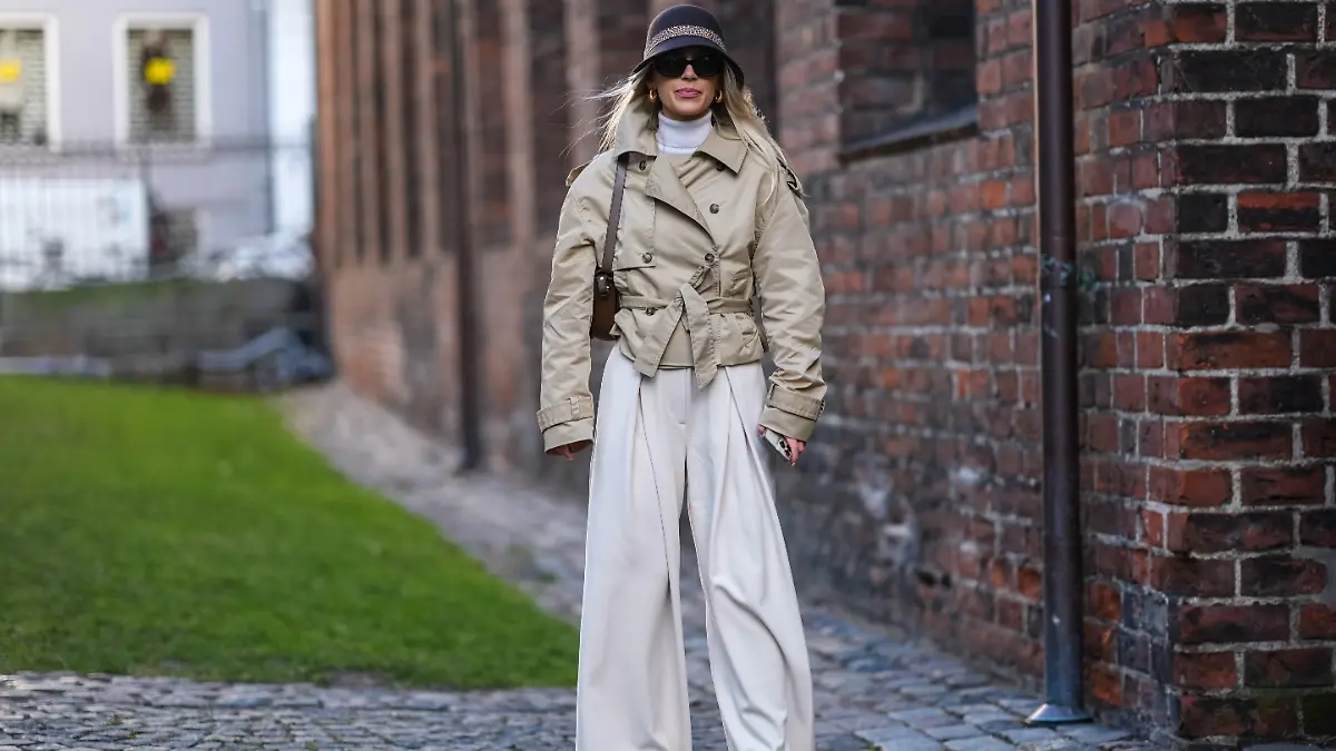 Dieser Look von der Fashion Week in Kopenhagen zeigt, wie vorteilhaft eine betonte Taille aussieht