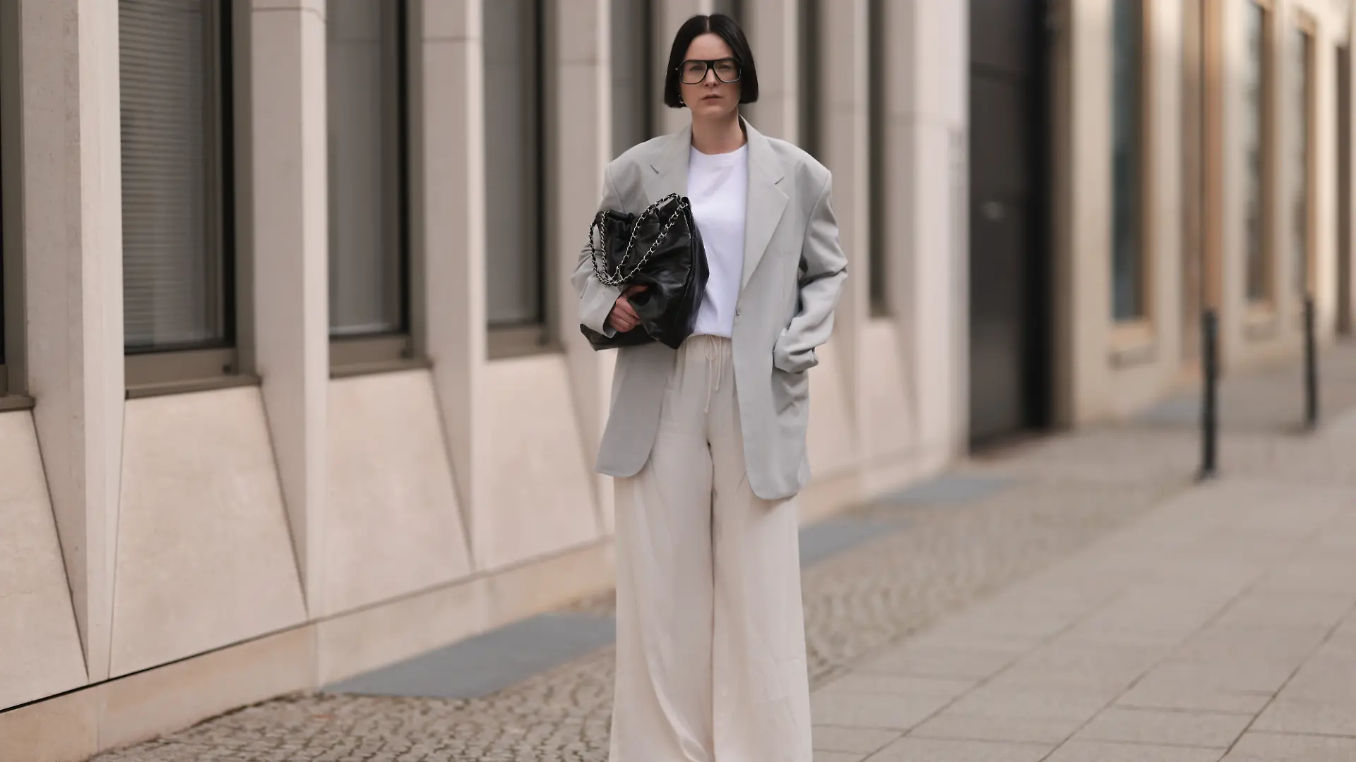 Wenn ihr zu diesem Look noch einen Mantel anzieht, habt ihr ein perfektes Office-Outfit für kalte Tage