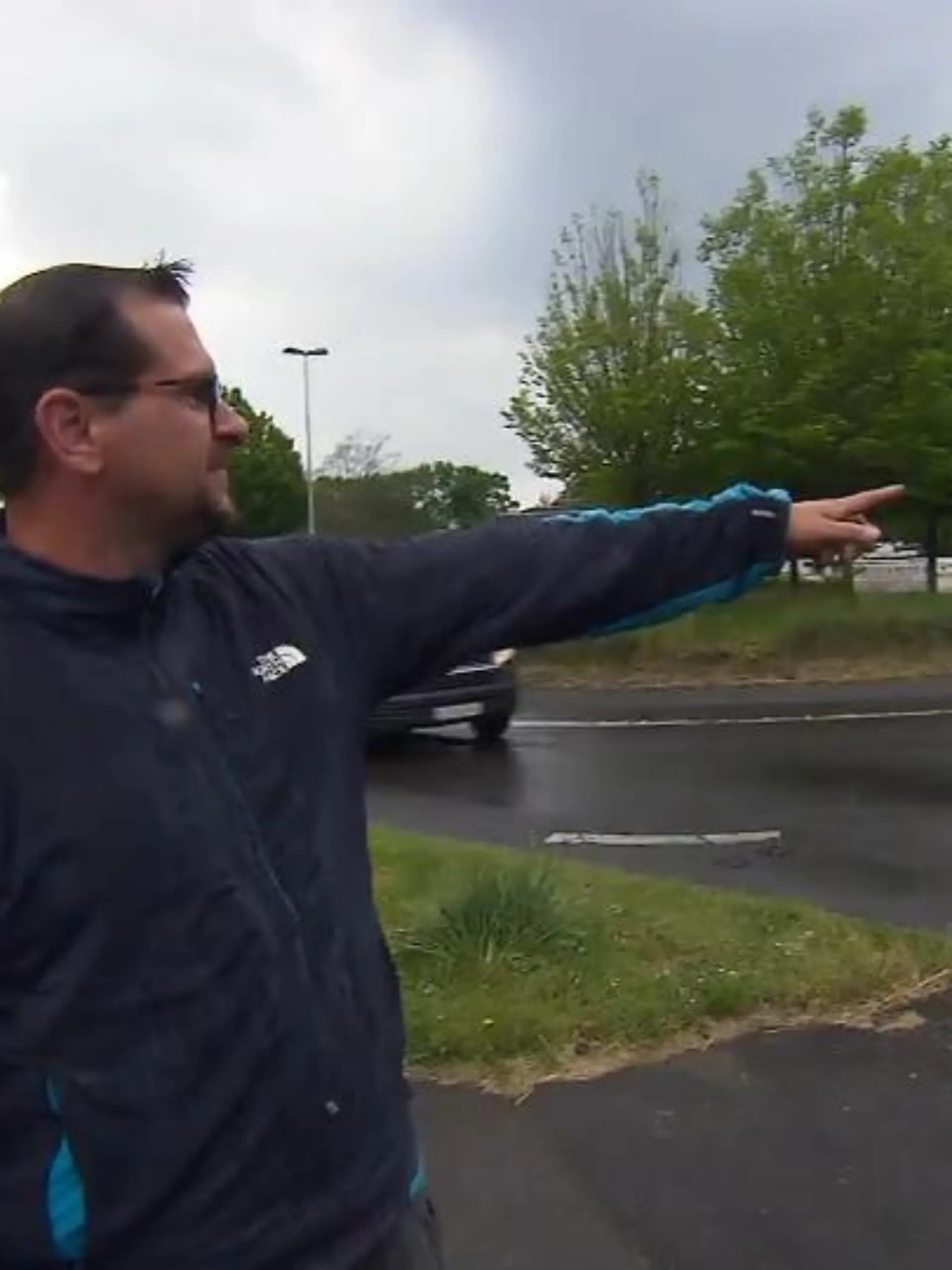 Bild zu: "Zeuge verfolgt Raser in Leverkusen"