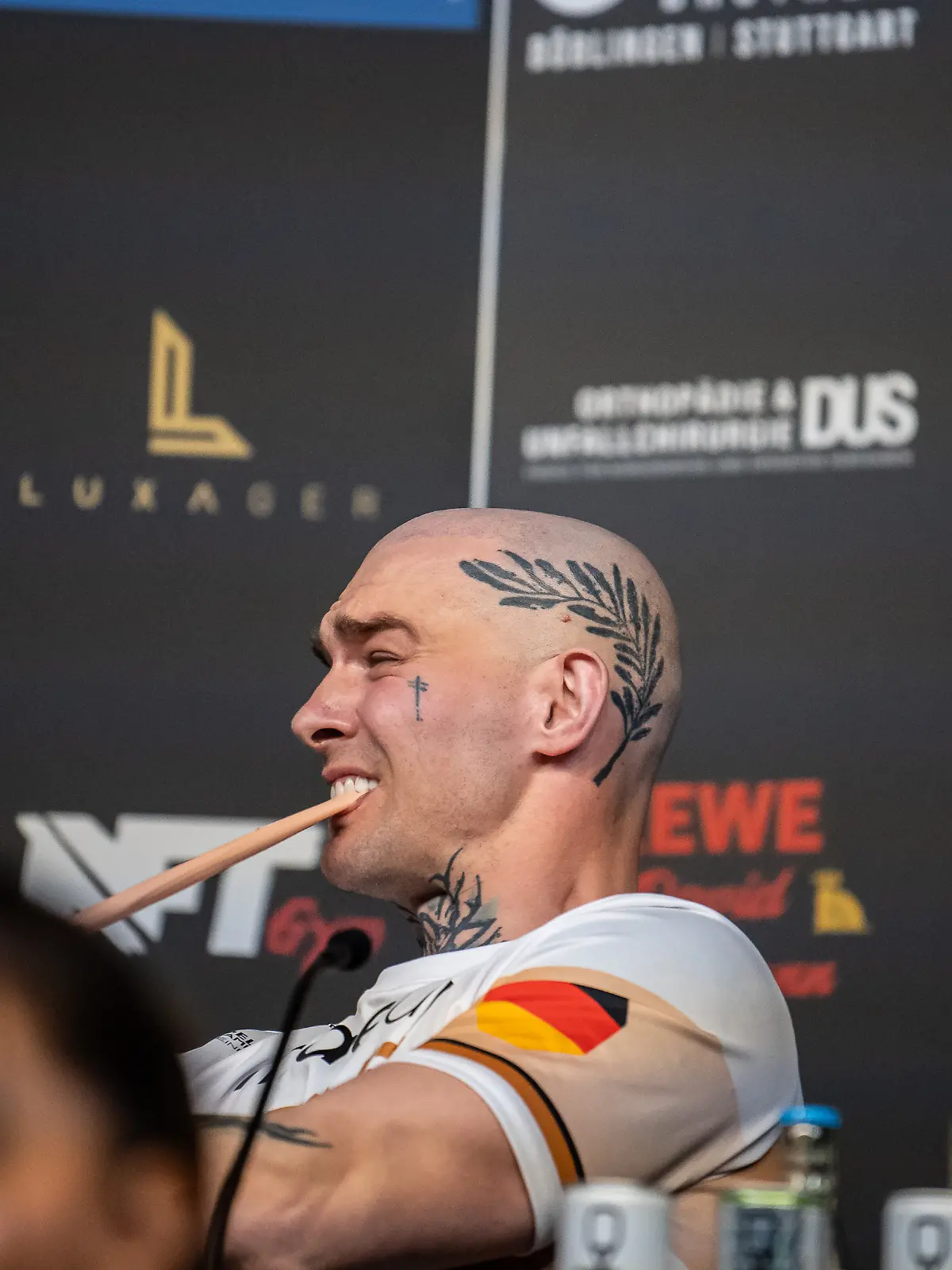 Bild zu: "Irrer Dildo-Skandal zwischen Eric Stehfest und Marvin Manson"