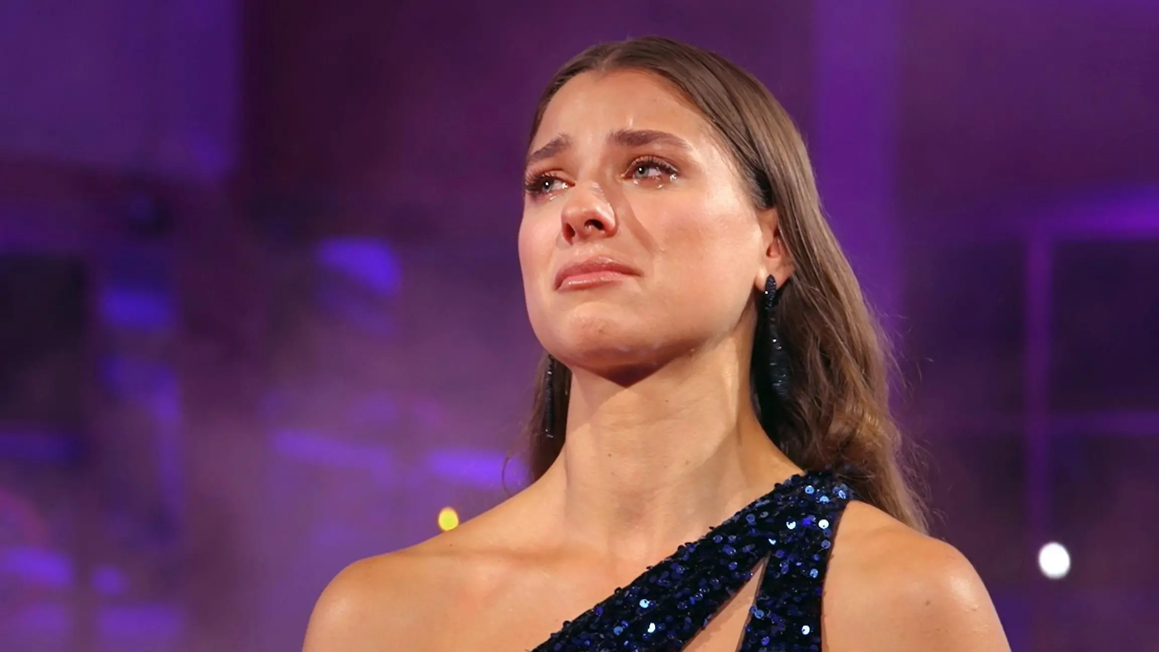 Diese Entscheidung bricht auch Stella das Herz Für ihn gibt's keine Rose im Bachelorette-Finale