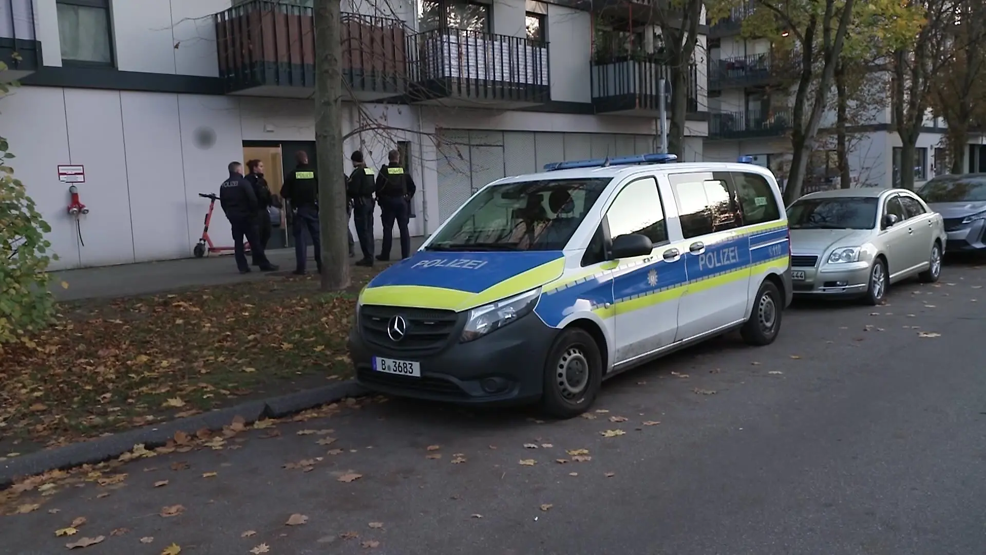 Rettungskräfte, die alarmiert worden waren, konnten der Mutter und ihren Kindern nicht mehr helfen.