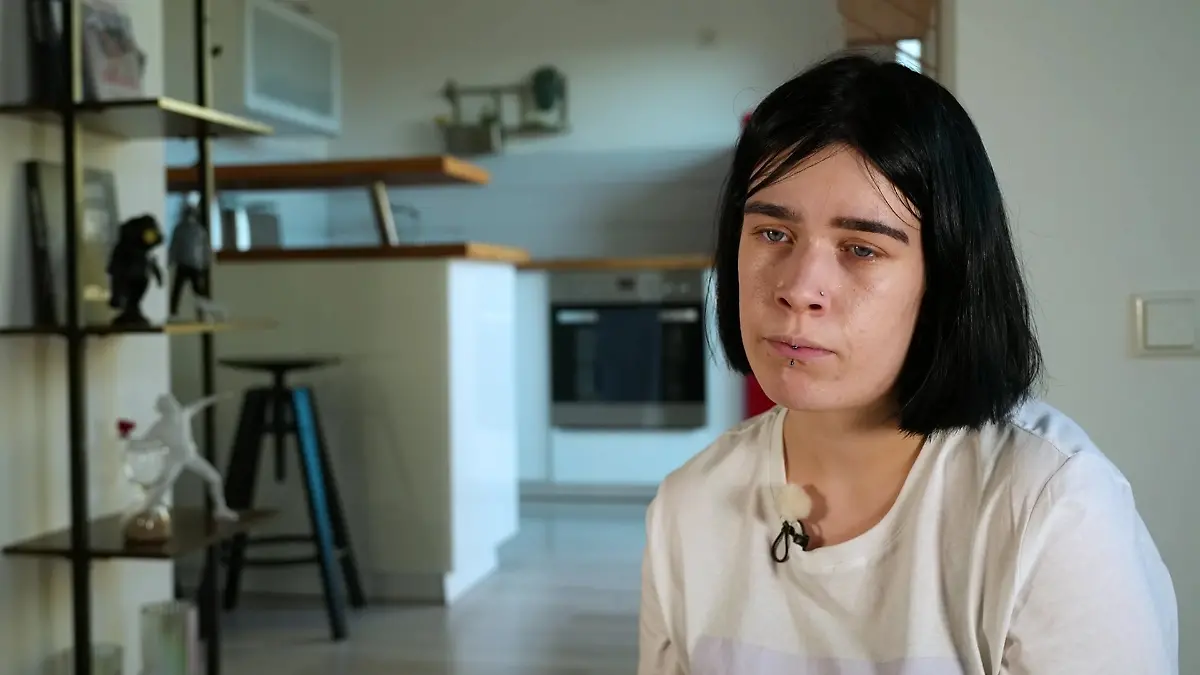 Jennys Partner trat ihre Tochter (2) ins Gesicht