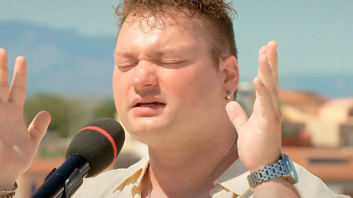 Christian präsentiert seine Engelsstimme Mit Mariah Carey