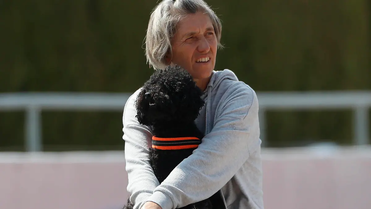 25.04.2022, BMW Open, MTTC Iphitos Muenchen, Tennis. im Bild: Irina Zverev mit Hund Pop *** 25 04 2022, BMW Open, MTTC Iphitos Munich, Tennis Sport, in picture Irina Zverev with dog Pop