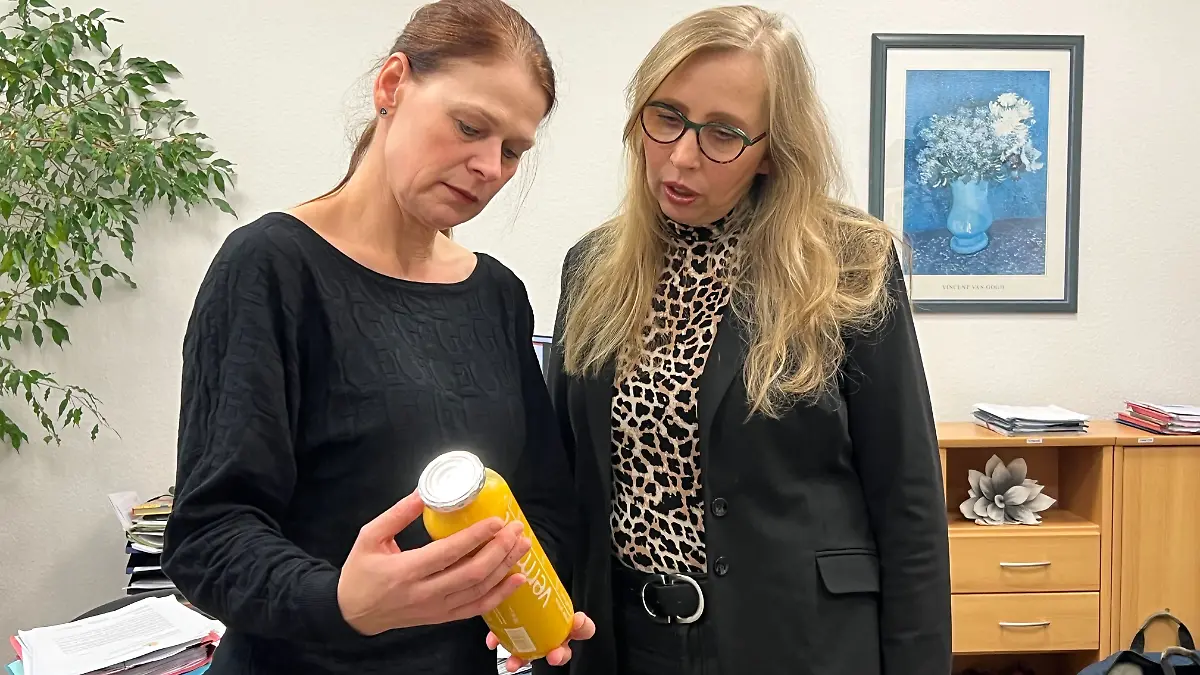 
Anwältin Petra Küllmei und Victoria Gehricke