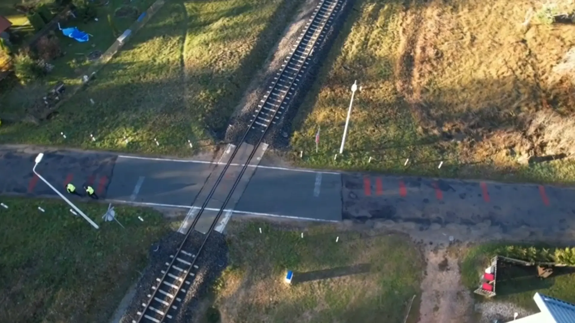 Ein Bahnübergang.