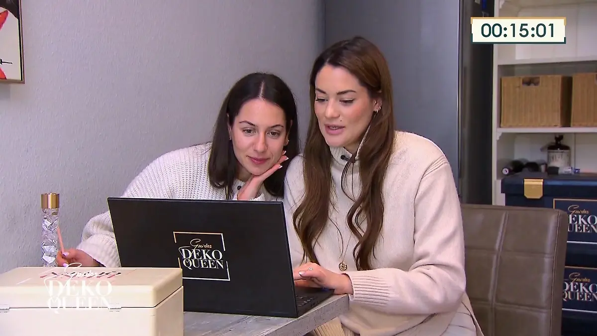 Neuer Tisch und neue Stühle Für Leichtigkeit