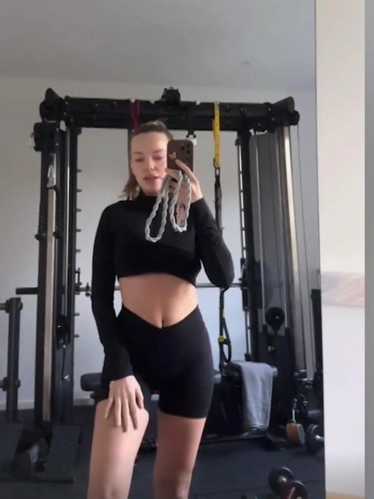 Bild zu: "Laura, wie wichtig ist dir dein After-Baby-Body?"