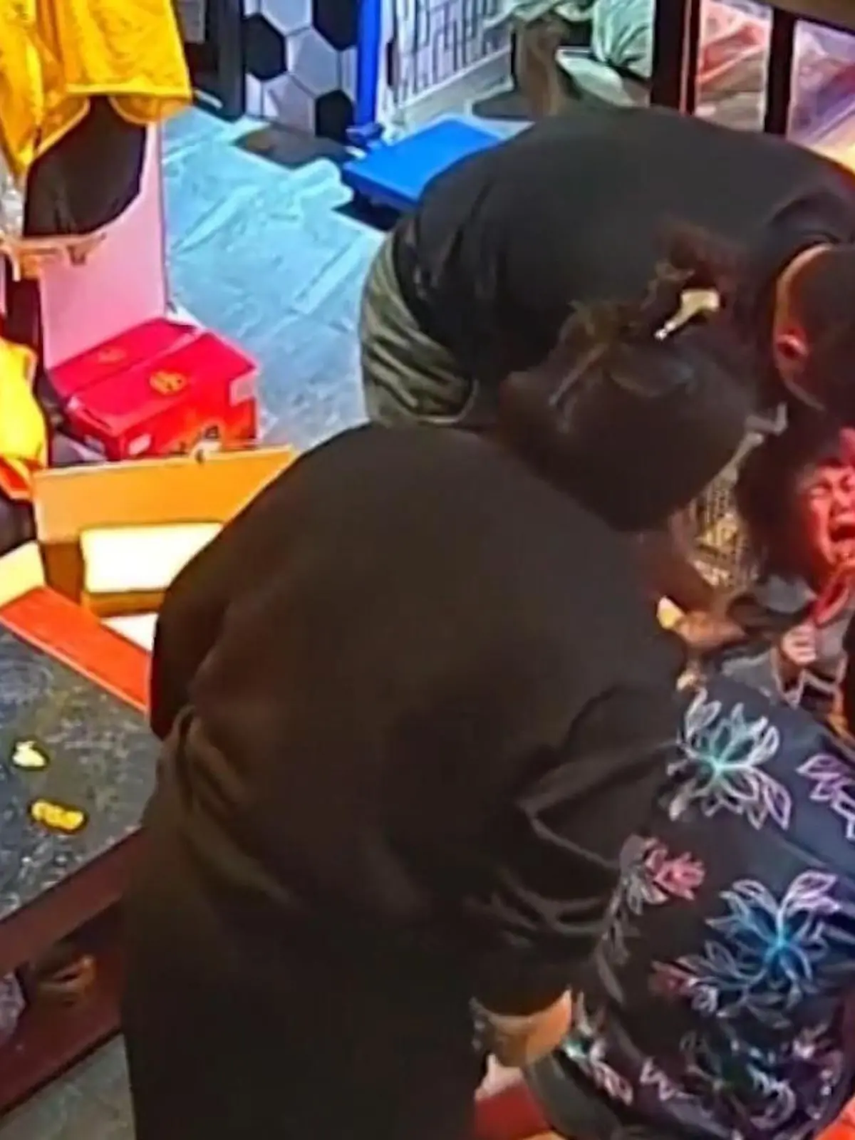 Bild zu: "Mädchen (2) droht zu ersticken - Vater greift ein"