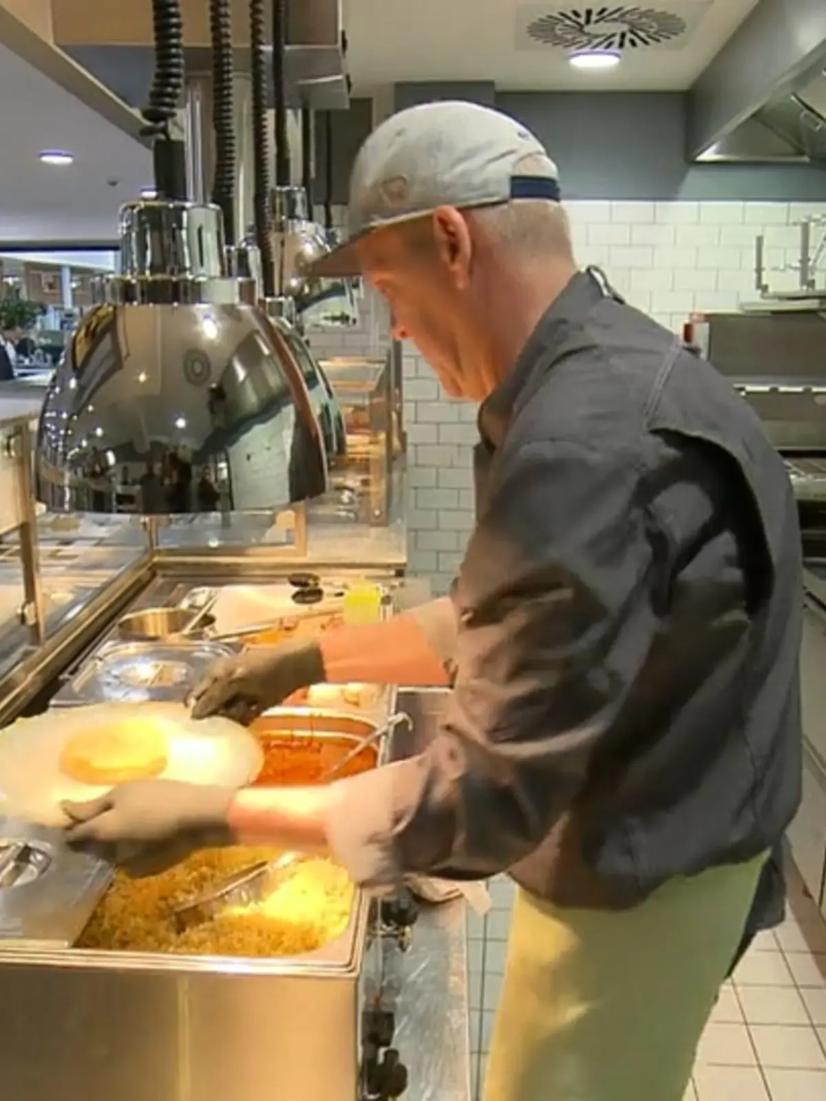 Bild zu: " Ex-Obdachlose in der Gastro"