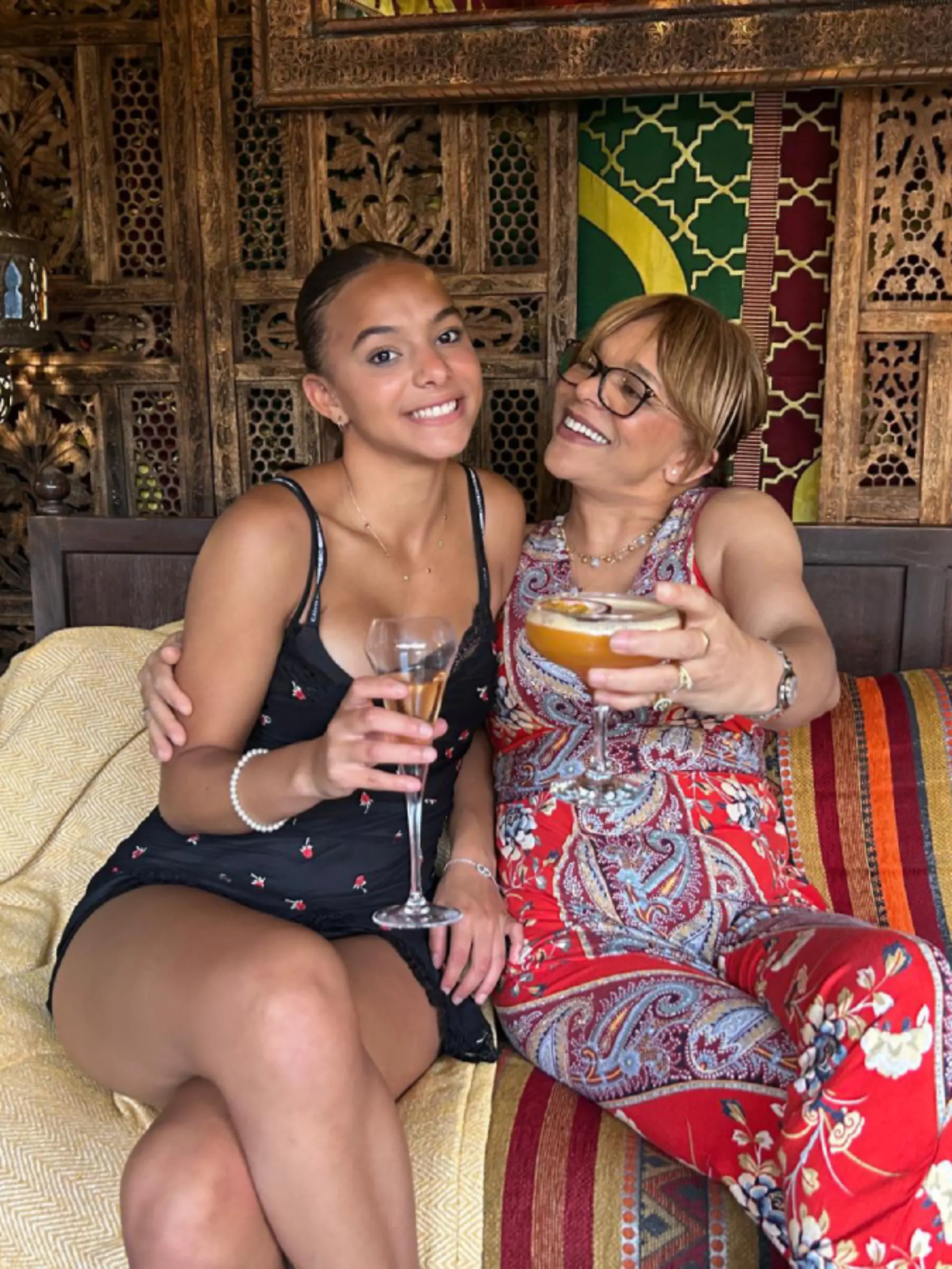 Voller Freude: Lily und ihre Mutter Aicha.