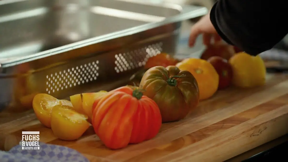 Philipp sucht die Tomaten - vergebens Viki ist schneller