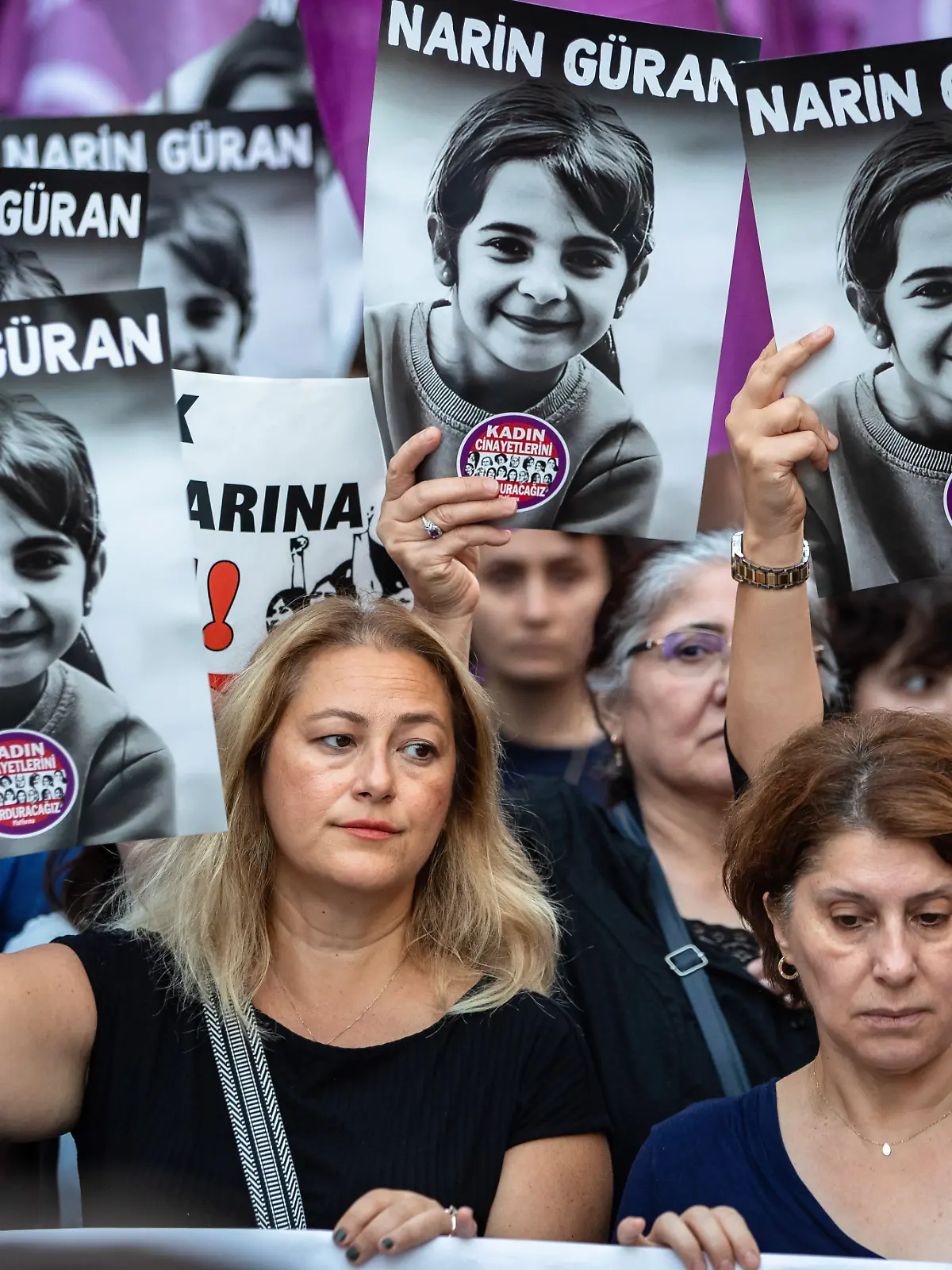 Bild zu: "Mord an Narin (†8) - Familie in der Türkei vor Gericht"