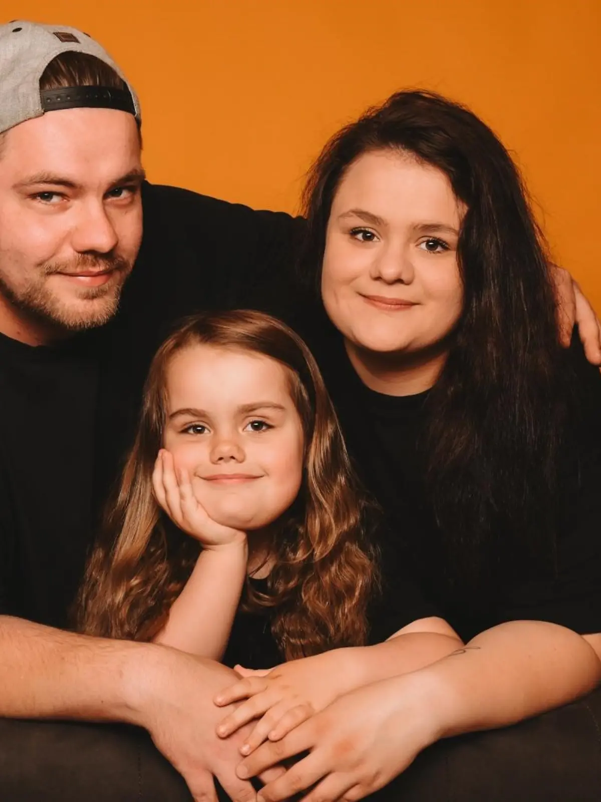 Die junge Familie aus Niedersachsen kämpft für Haileys Genesung.