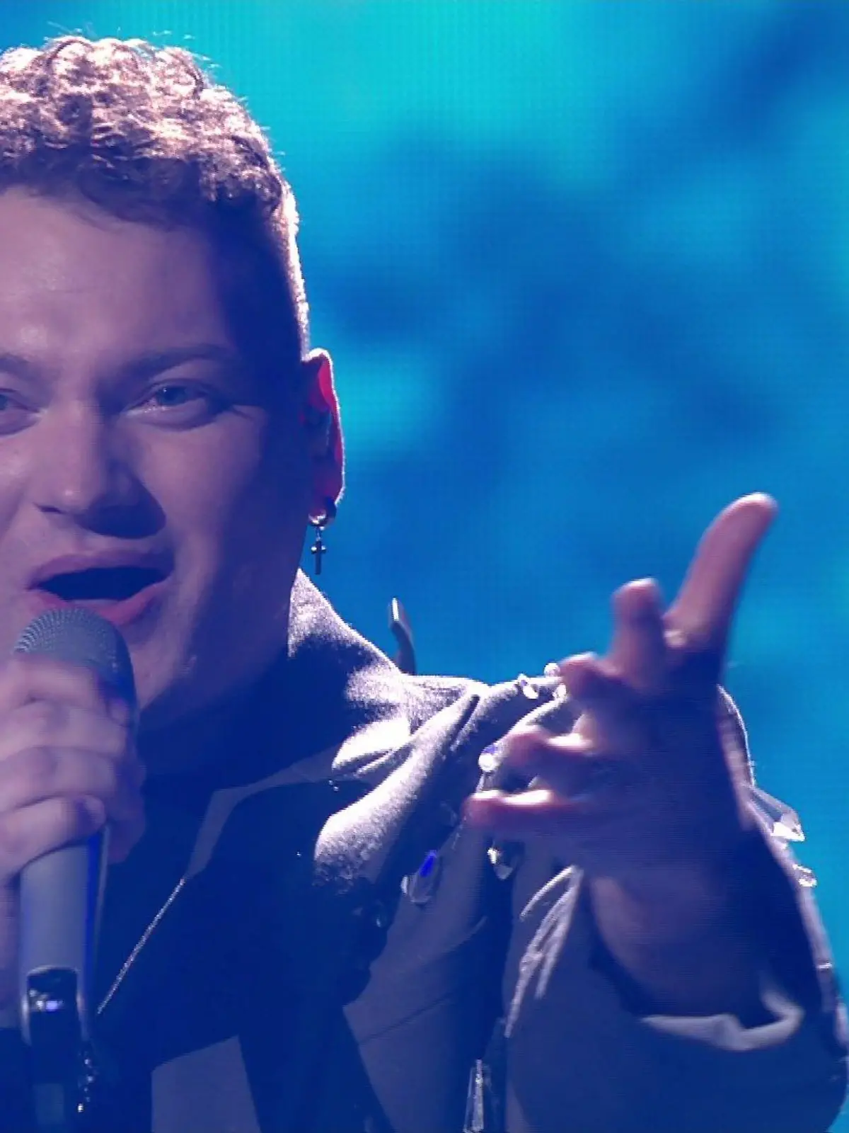 Bild zu: "Christian Jährig singt "My Heart Will Go On" bei DSDS"