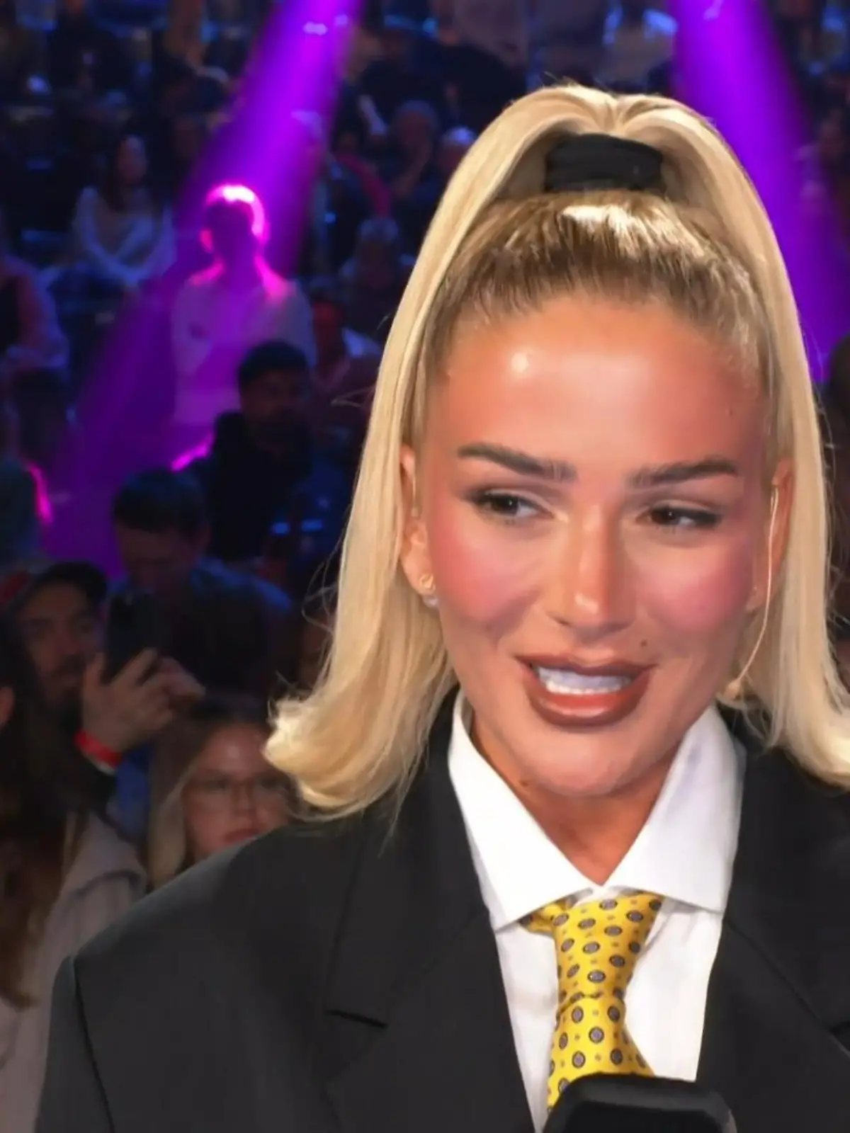 Bild zu: "Wie war's mit Bohlen in der DSDS-Jury, Loredana?"